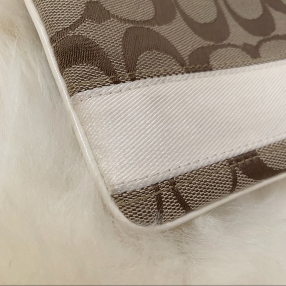 Coach Wristlet - Picture 6 of 9